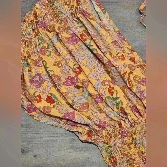 Cupakes and Cashmere Floral Blouse - Picture 4 of 7